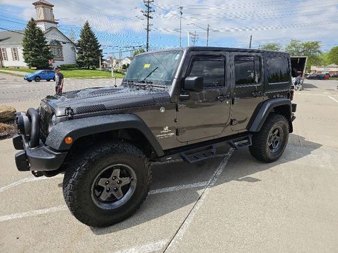 Certified 2018 Jeep Wrangler Unlimited Sport S AWD/4WD image 8