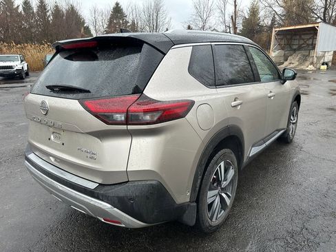 Used 2022 Nissan Rogue Platinum w/ Head-Up Display Package image 15