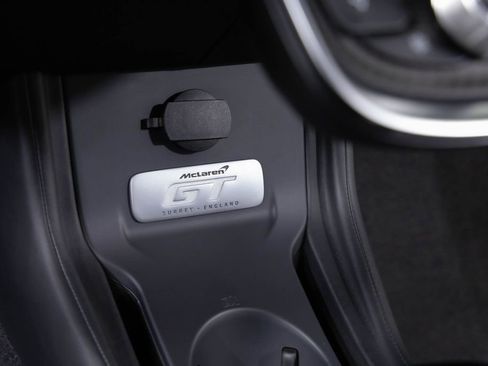 Used 2022 McLaren GT image 29