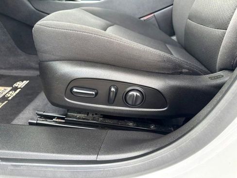 Used 2019 Chevrolet Malibu LT w/ Driver Confidence Package FWD image 6
