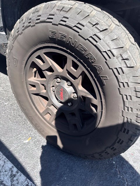 Used 2017 Toyota 4Runner TRD Off-Road Premium AWD/4WD image 13