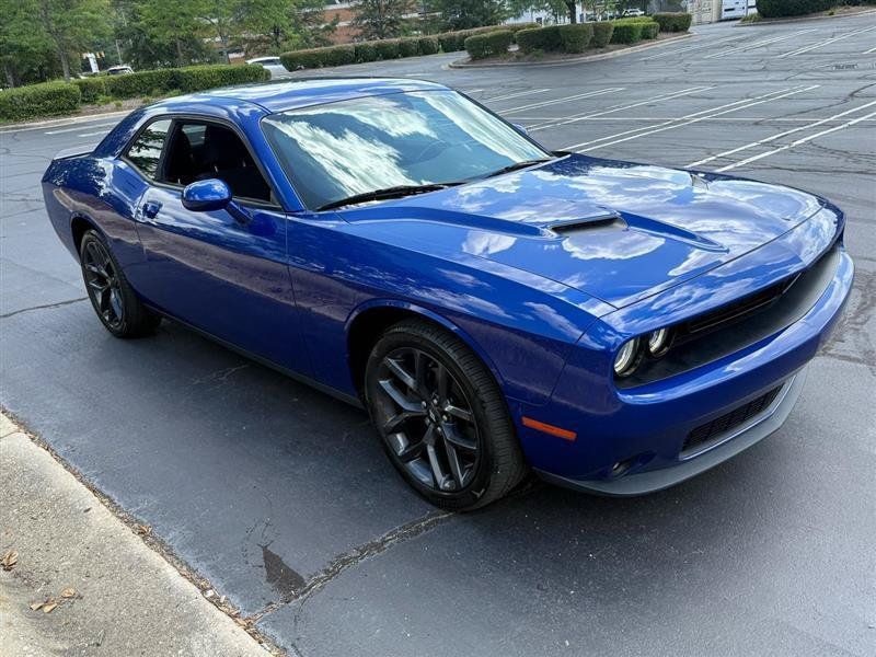 Used 2019 Dodge Challenger SXT w/ Blacktop Package RWD image 5