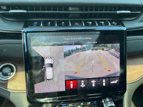 Used 2022 Jeep Grand Cherokee Summit w/ Advanced Protech Group IV AWD/4WD image 29
