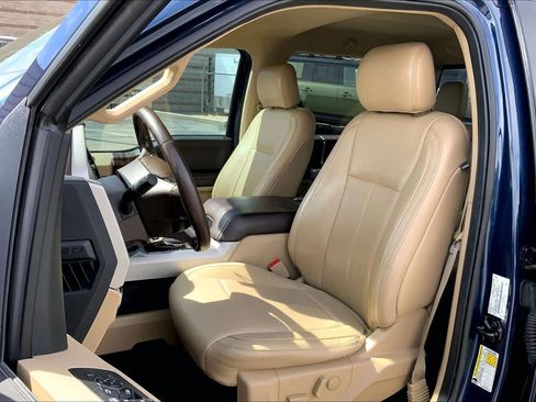 Used 2019 Ford F150 Lariat image 7