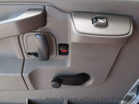Used 2019 Chevrolet Express 2500 image 33