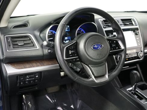 Used 2019 Subaru Outback 2.5i Limited AWD/4WD image 11