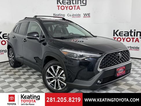 Certified 2024 Toyota Corolla Cross XLE image 2