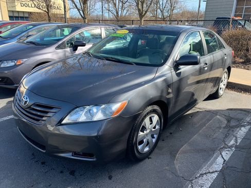Used 2009 Toyota Camry LE FWD image 8
