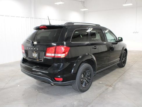 Used 2019 Dodge Journey SE w/ Connectivity Group FWD image 9
