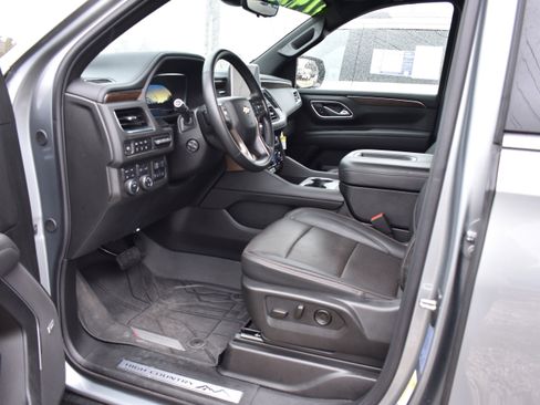 Used 2024 Chevrolet Tahoe High Country w/ Premium Package image 12