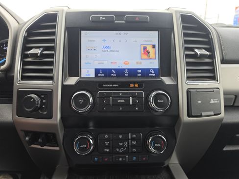 Used 2021 Ford F250 Lariat w/ Lariat Value Package AWD/4WD image 24