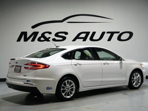 Used 2020 Ford Fusion Energi Titanium image 7