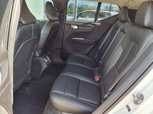 Used 2023 Volvo XC40 B5 Plus w/ Driver Assist Package AWD/4WD image 8