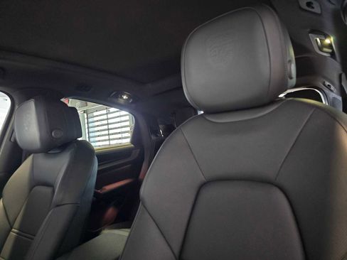 Used 2024 Porsche Cayenne Coupe image 26