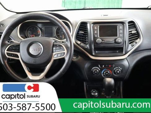 Used 2018 Jeep Cherokee Latitude image 13