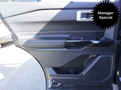 Used 2022 Ford Explorer ST AWD/4WD image 29
