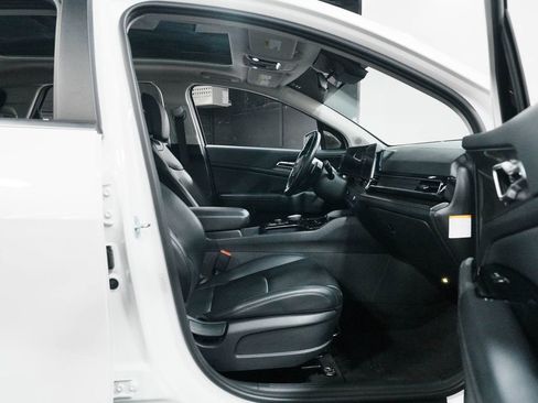 Used 2023 Kia Sportage EX w/ EX Premium Package image 32