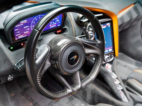 Used 2019 McLaren 720S Performance image 7