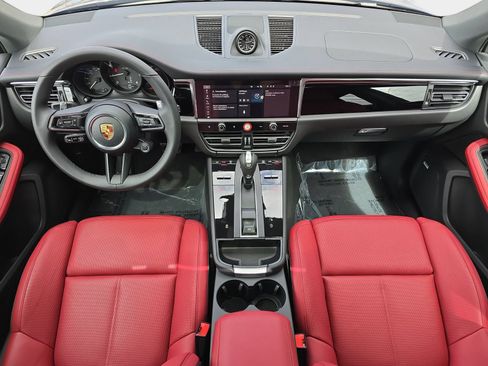 Used 2026 Porsche Macan AWD/4WD image 13