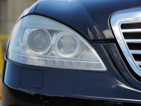 Used 2010 Mercedes-Benz S 550 4MATIC image 21