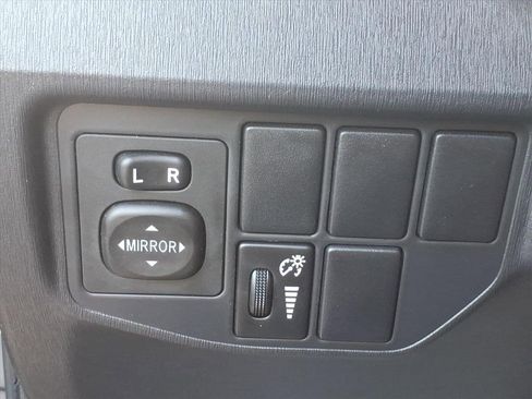 Used 2014 Toyota Prius One image 18