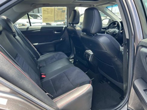 Used 2017 Toyota Camry XSE w/ Moonroof Package FWD image 30