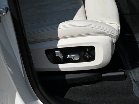 Used 2022 BMW X5 M50i w/ Executive Package AWD/4WD image 59