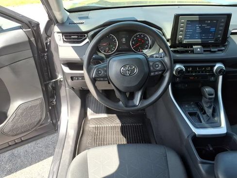 Used 2022 Toyota RAV4 XLE FWD image 12