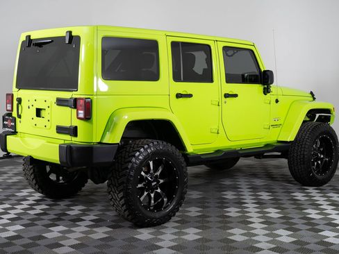 Used 2016 Jeep Wrangler Unlimited Sahara w/ Connectivity Group image 9