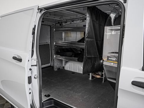 Used 2023 Mercedes-Benz Metris image 12