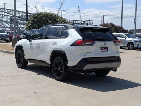 Used 2022 Toyota RAV4 XSE AWD/4WD image 8