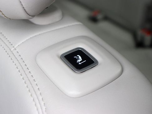 Used 2025 Jeep Wagoneer Series II AWD/4WD image 31