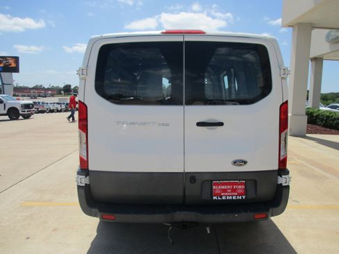 Used 2016 Ford Transit 250 130 Low Roof w/ Exterior Upgrade Package RWD image 4