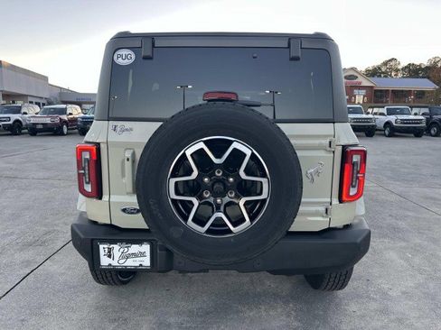 New 2025 Ford Bronco Outer Banks image 6