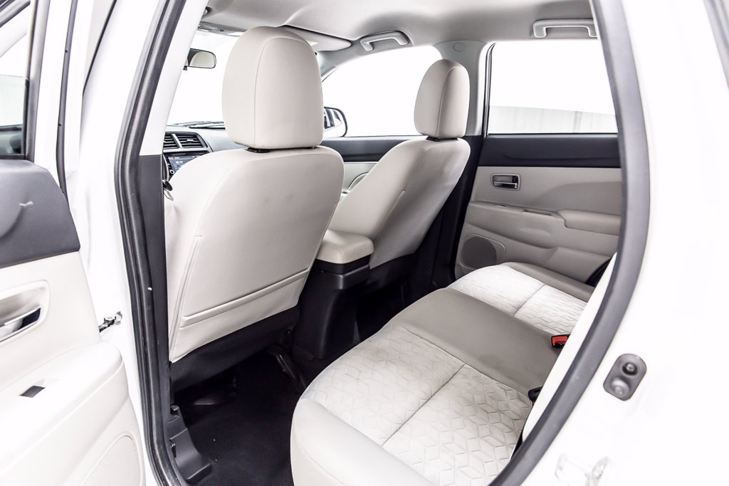 Used 2020 Mitsubishi Outlander Sport ES FWD image 29
