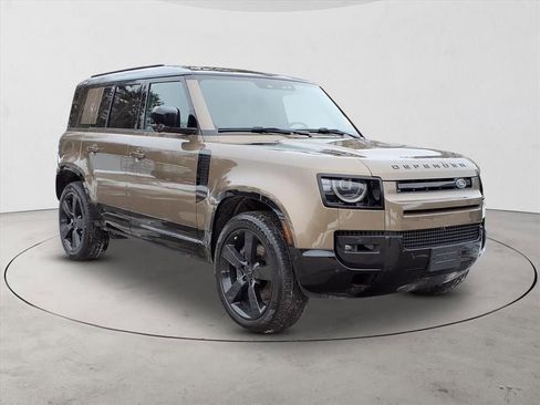 New 2026 Land Rover Defender 110 X-Dynamic SE image 3