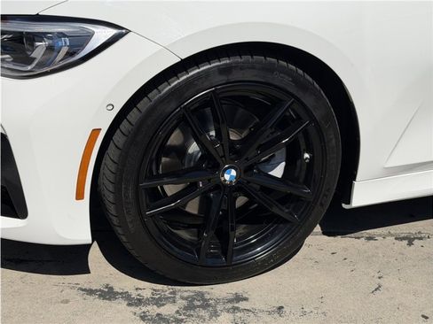 Used 2020 BMW 330i Sedan w/ M Sport Package RWD image 11