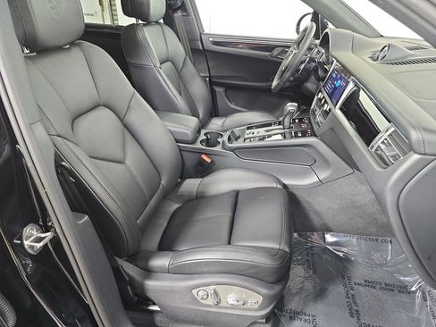 Certified 2026 Porsche Macan AWD/4WD image 27
