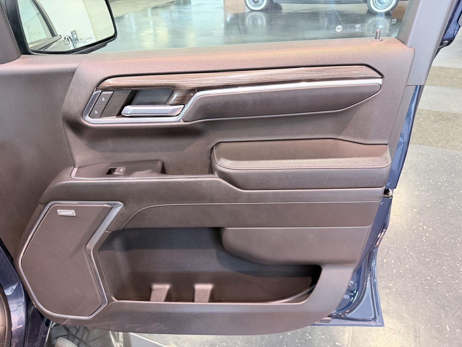 Used 2022 Chevrolet Silverado 1500 LT Trail Boss w/ LT Trail Boss Premium Package AWD/4WD image 29