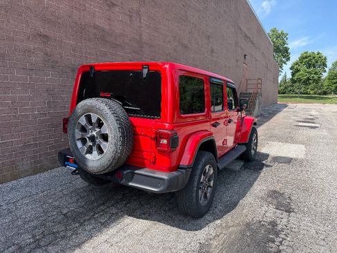 Used 2020 Jeep Wrangler Unlimited Sahara w/ Uconnect 4C Nav & Sound Group AWD/4WD image 6