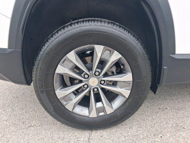 Used 2025 Chevrolet Equinox LT FWD image 12