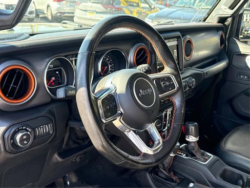 Used 2022 Jeep Gladiator Mojave w/ Cold Weather Group AWD/4WD image 16