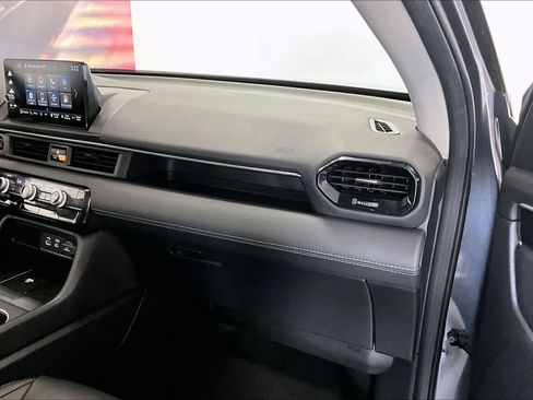 Used 2025 Honda Pilot Touring image 20