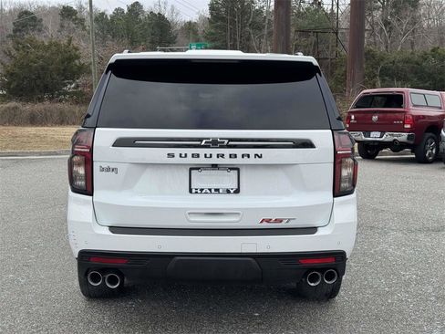 Used 2023 Chevrolet Suburban RST w/ Sport Performance Package image 25