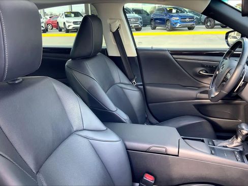 Used 2019 Lexus ES 350 w/ Premium Package image 9