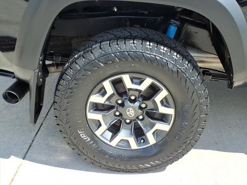 Used 2023 Toyota Tacoma TRD Off-Road AWD/4WD image 13