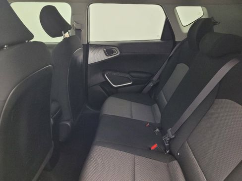 Used 2020 Kia Soul LX image 18