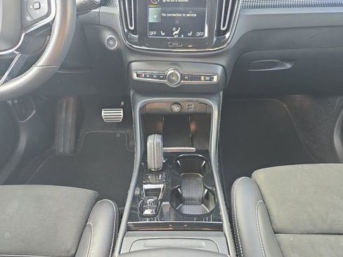 Used 2021 Volvo XC40 T5 R-Design w/ Advanced Package AWD/4WD image 11