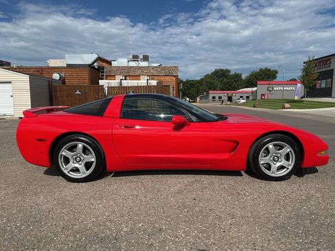 Used 1997 Chevrolet Corvette Coupe w/ Performance Handling Pkg image 6