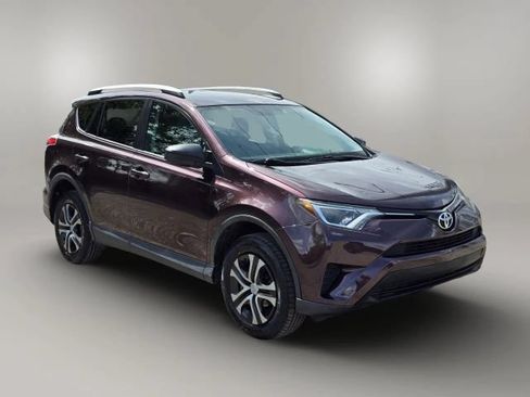 Used 2016 Toyota RAV4 LE AWD/4WD image 3